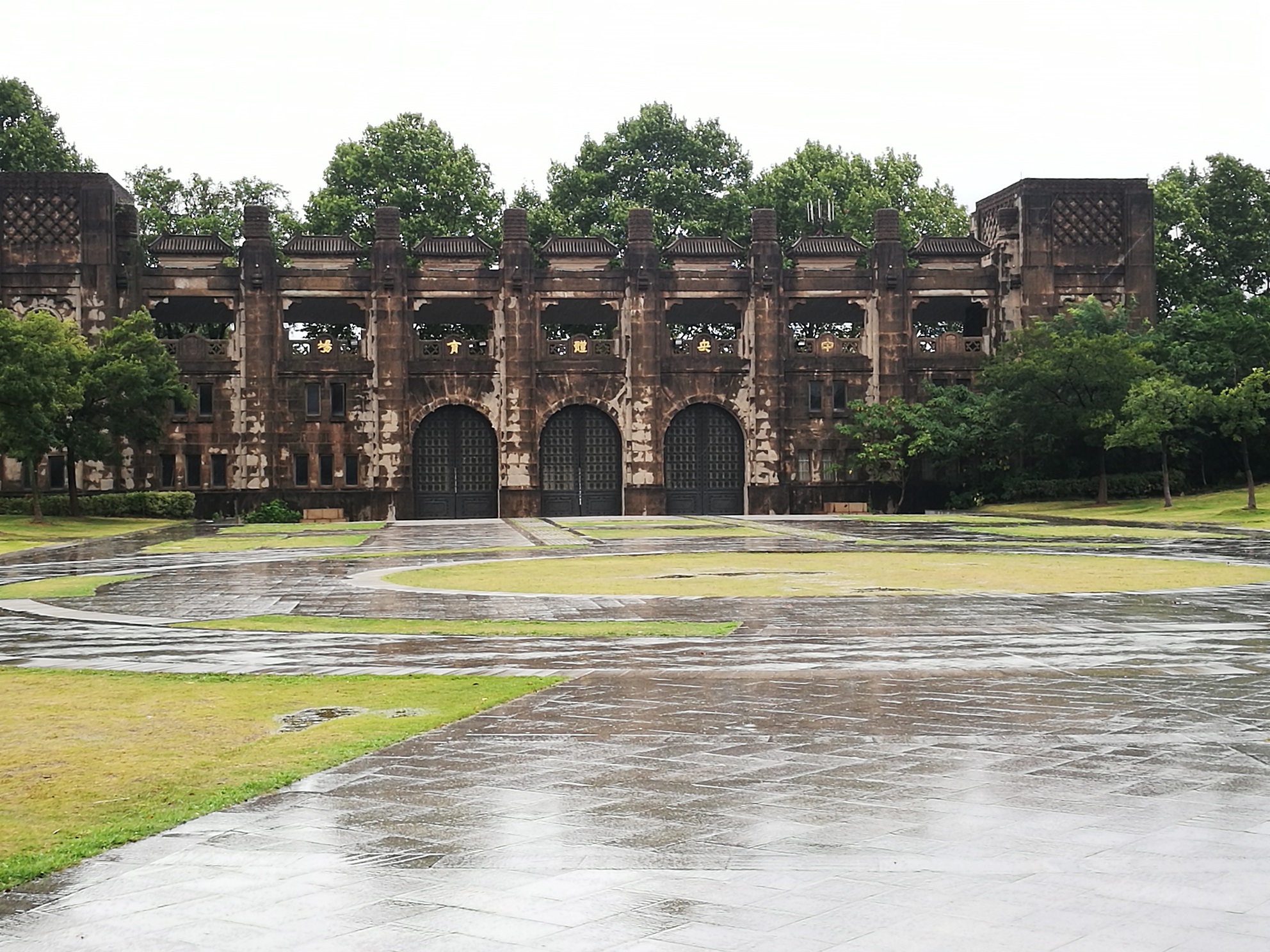 19-08-10 雨游民国中央体育场 3 - 副本.jpg